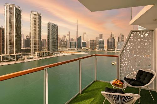 Gogoto7 2BR Ultra Lux Canalfront Burj Khalifa View