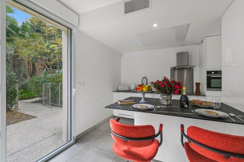 La Marenda - City Center Apartment with Terrace Garden - Happy Rentals