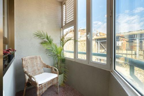 Aparteasy - Bright, large and central apartment in BCN