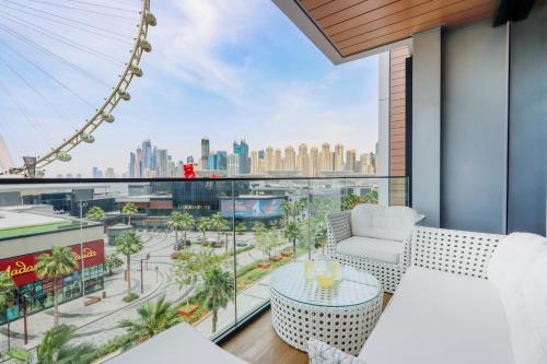 Livbnb-2BR Suite In Bluewaters with Ain Dubai View