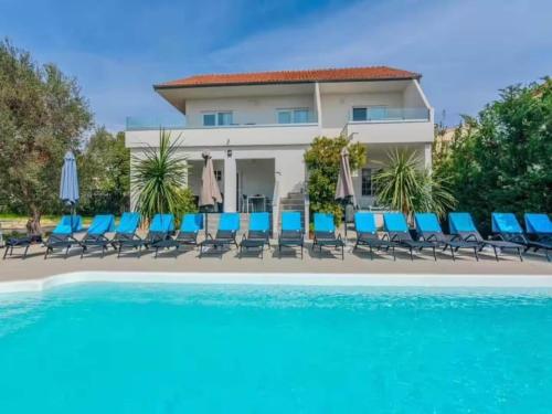 Zadar Seaside Getaway for 5