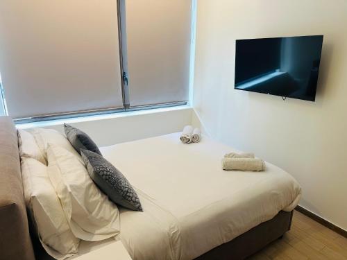 Brown Port 2 bedroom 2wc flat