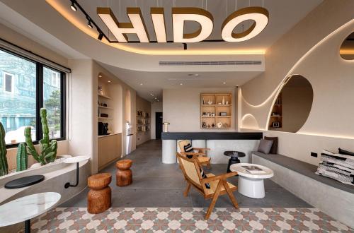 un negozio Nico con l'insegna Noco sul soffitto di Hido Hostel II a Kenting
