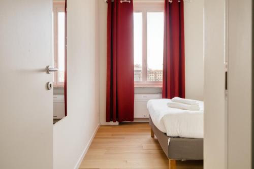 Just Urban Stays - Modern and Strategic 1-BR Flat C - Central Station
