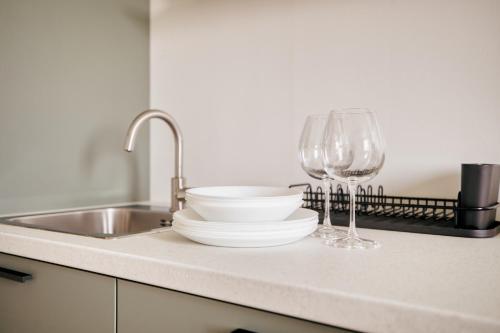 Just Urban Stays - Modern and Strategic 1-BR Flat C - Central Station