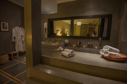 Et badeværelse på Riad Utopia Suites And Spa