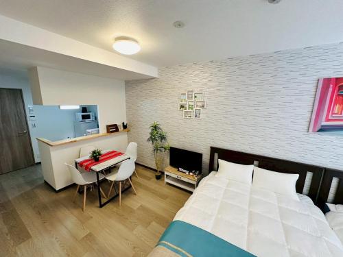 1101 Newly built stay perfect for families! Just 1 min to Kuromon Market, 8 min walk to Dotonbori, 9 min to Shinsaibashi!