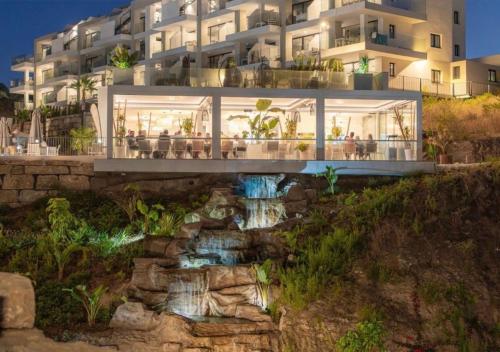 Luxury Penthouse - Sea View - Swimming Pool - Roof Terrace