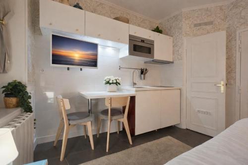 Clara Lovely studio in the Heart of Marais