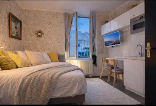 Clara Lovely studio in the Heart of Marais