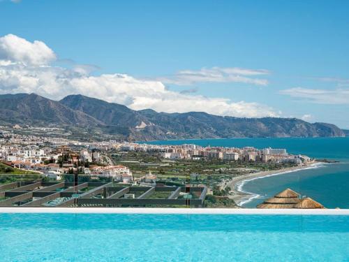 2 Bedrooms Apartment Bayview Hills Nerja