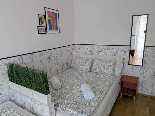 Lend City Apartment Family self-check-in