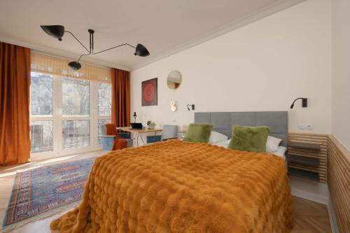 Unique Apartment with Place for Remote Work in the City Center by Noclegi Renters