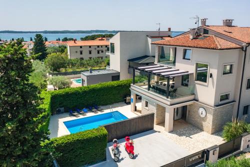 VILLA MARTICA - sea view, near beach - Fažana