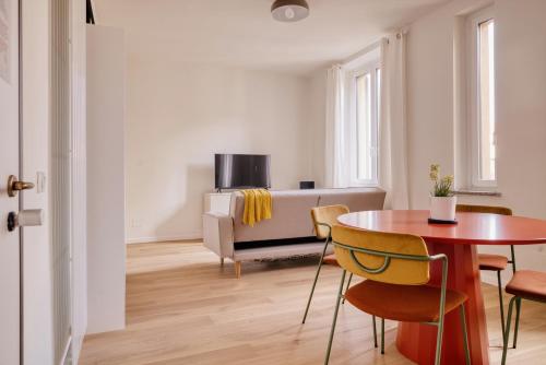 Just Urban Stays - Modern and Strategic 1-BR Flat D - Central Station