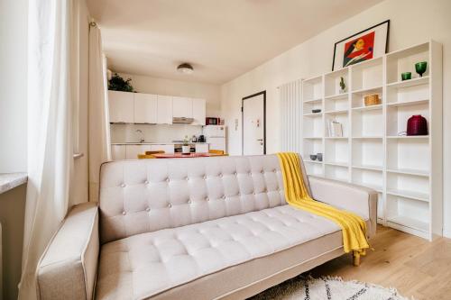 Just Urban Stays - Modern and Strategic 1-BR Flat D - Central Station