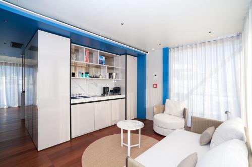 Marina Suite