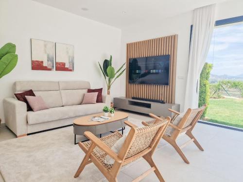 Stylish Townhouse on Finca Cortesin Golf