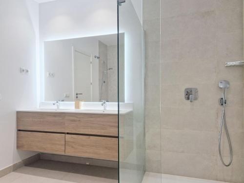 Stylish Townhouse on Finca Cortesin Golf