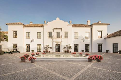Stylish Townhouse on Finca Cortesin Golf