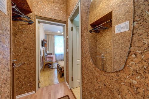 Un baño de Aleksandria Hotel