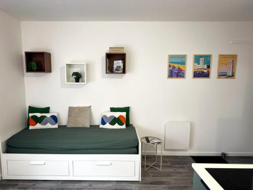 Studio équipé pour 2 personnes port olonna