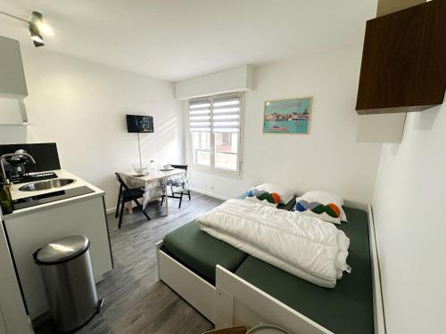 Studio équipé pour 2 personnes port olonna