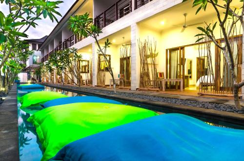 Бассейн в Blue Marlin Dive Resort Trawangan или поблизости