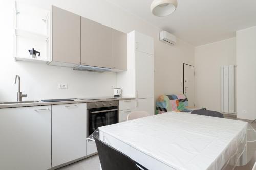 GuestHost - Comfy Flat near Gambara MM1