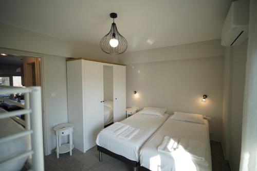 Atinas Keramoti Apartments