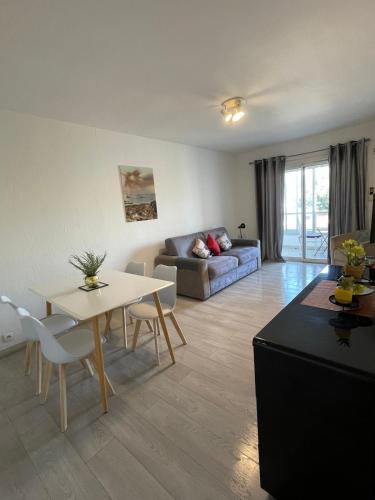 Beau Studio à 50m de la plage