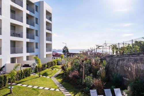Relaxed Madeira Stay with Pool & Balcony