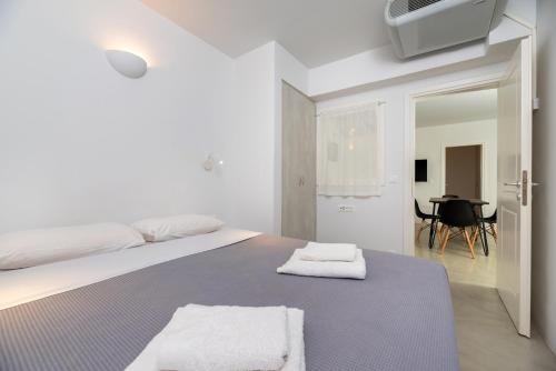 Earth Line Apartment