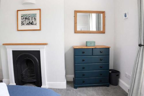 Totterdown's Fabulous House & Floral Garden photo 34