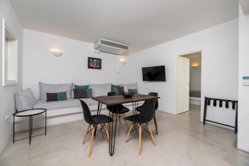 Earth Line Apartment
