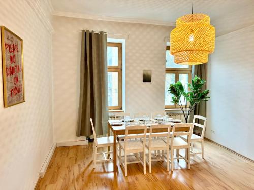 4-Room Stylish Spacious Apartment