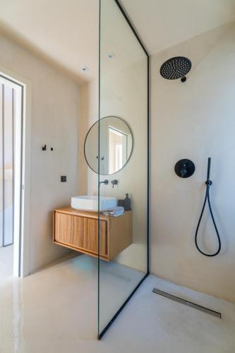 SithoniaRS Luxury Three Floor Villa N2 with Private Pool & Garden