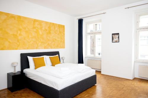 Spacious Central Apartment with Free Parking