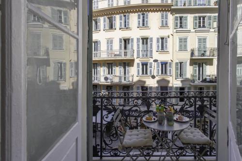 #59 Staywizus - Duplex Massena 1 BDR AC - 5 mins walk to Sea