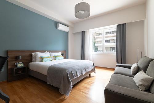 Azure Breeze Seafront 2BR 2 Bathrooms Steps to Beach