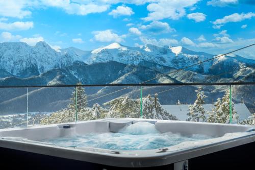 Salamandra Luxury Villas with Jacuzzi by BQQK