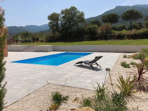 Modern 4 bedroom villa, air-conditioning, swimming pool, private gardens