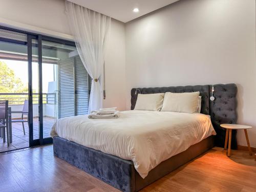 T2 Renovado | Piscina & Garagem | Marina Park