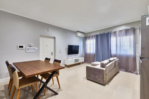 George Mendes Residence - Elegant T2 em Cidadela AP 1