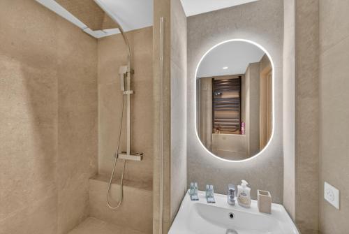 1 Chambre - Ascenseur - Climatisé - Balcon