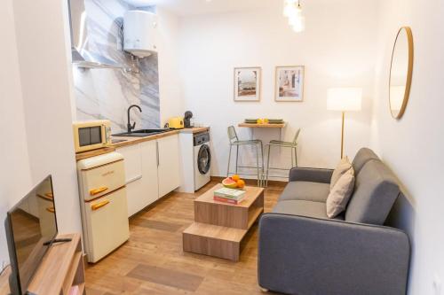 Modern Apt I AC I Plaza Merced 2min walk I Central