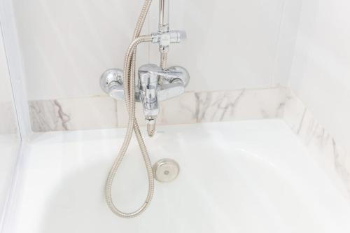 Modern Apt I AC I Plaza Merced 2min walk I Central