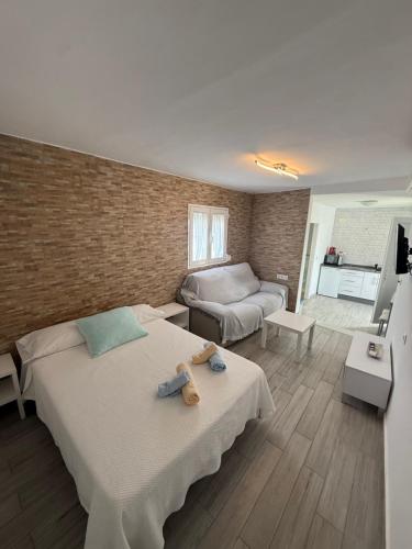 estudio con terraza