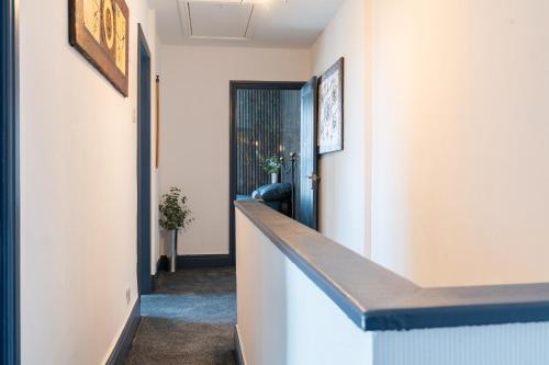 Warden Home-9 Guests-4 bedrooms-Near Etihad Stadium & CO-OP Arena - near Train Station & Bus Station photo 14