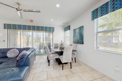Townhome with private pool in Solterra resort, ADA friendly photo 12
